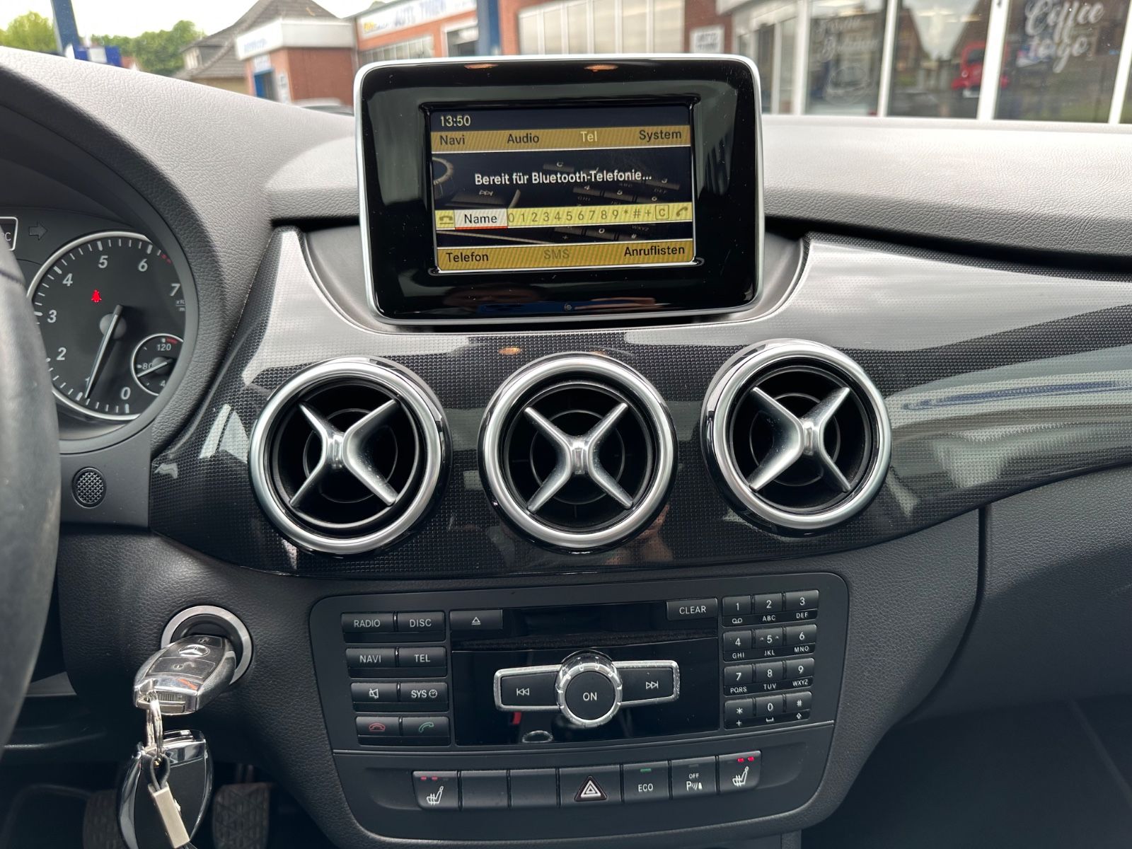 Fahrzeugabbildung Mercedes-Benz B 180 AHK/BiXenon/Pano/Navi/SHZG/GJR