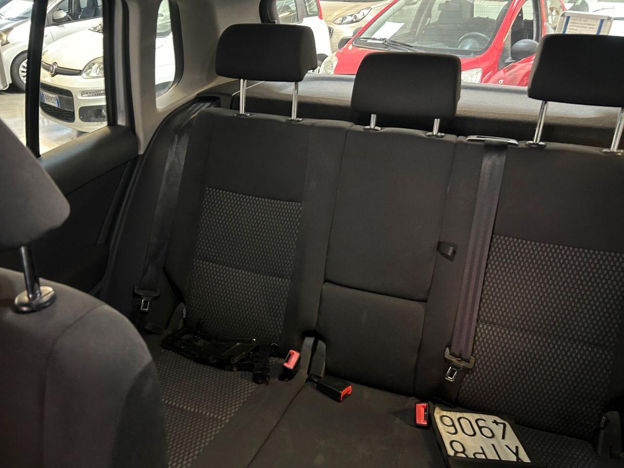 Volkswagen Tiguan 2011 — photo 8