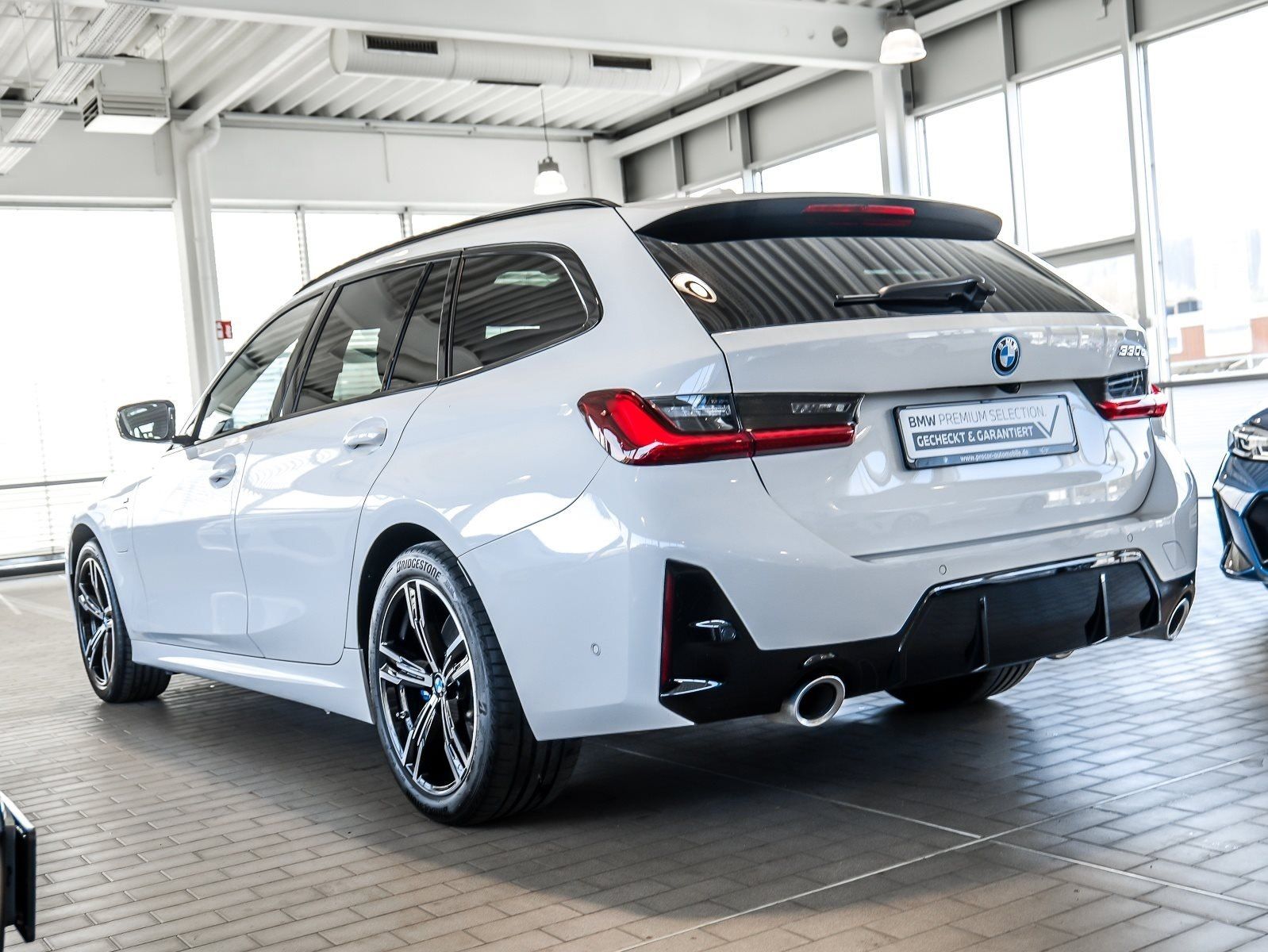 BMW 330 - Bild 8