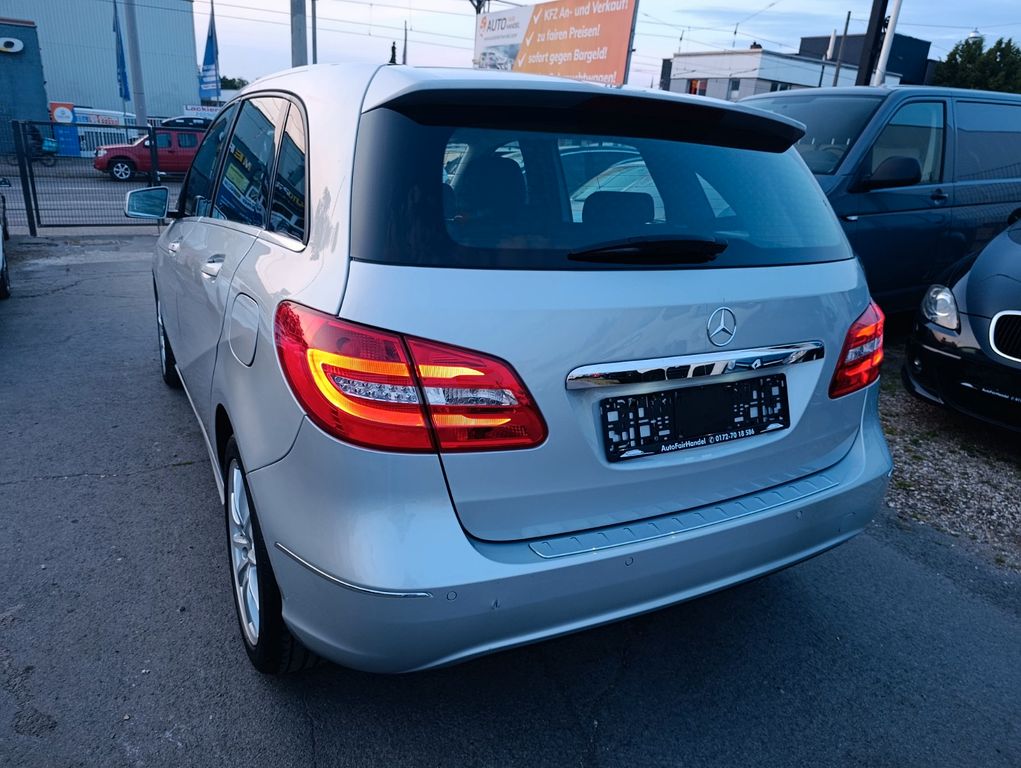 Mercedes-Benz B 180 CDI*NAVI*PDC*TEMPOMAT*SITZ-H*LED*XENON*