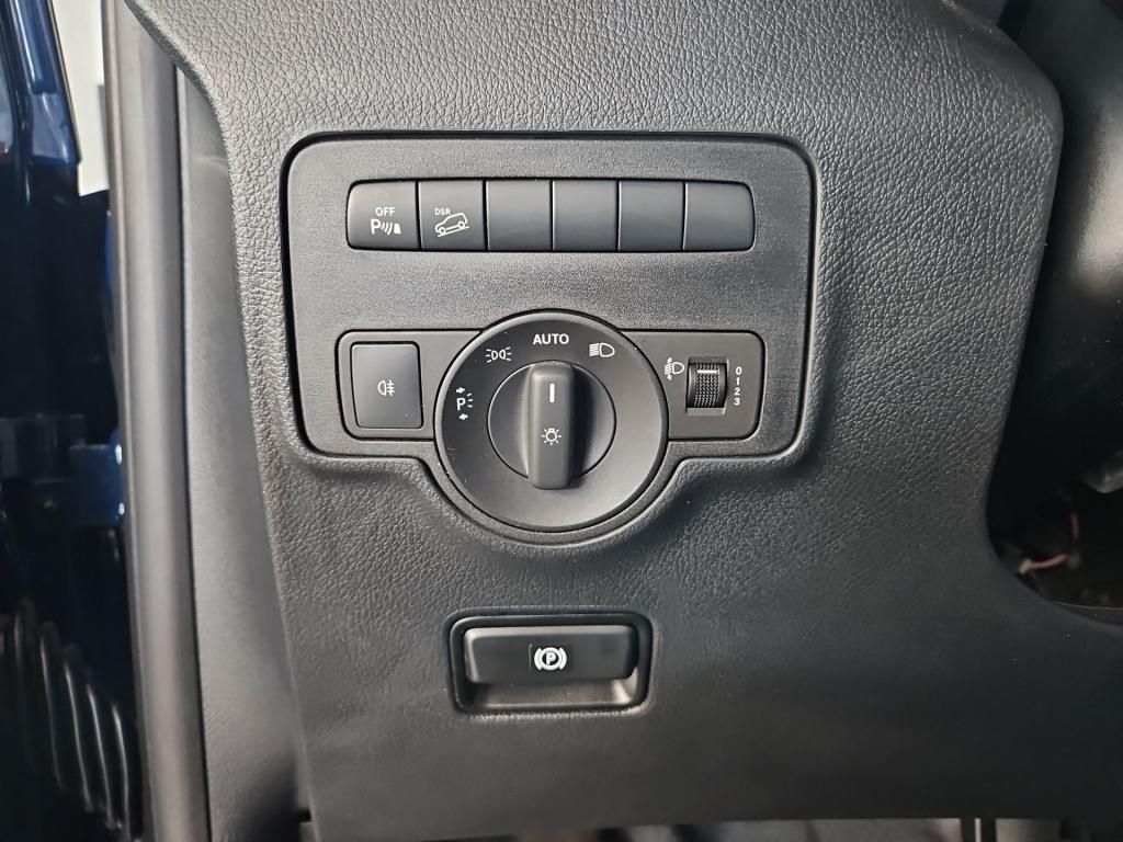 Fahrzeugabbildung Mercedes-Benz Vito 114 Kasten lang 4x4 Navi Einparkhilfe GRA