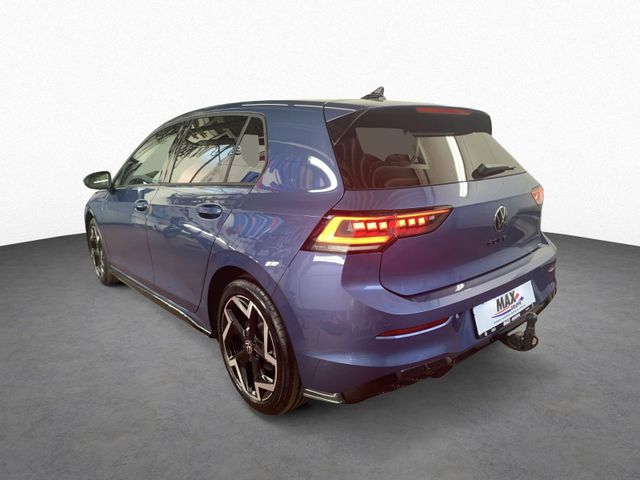 Golf VIII 2.0 TDI DSG R-LINE IQLIGHT+PANO+AHK+HU