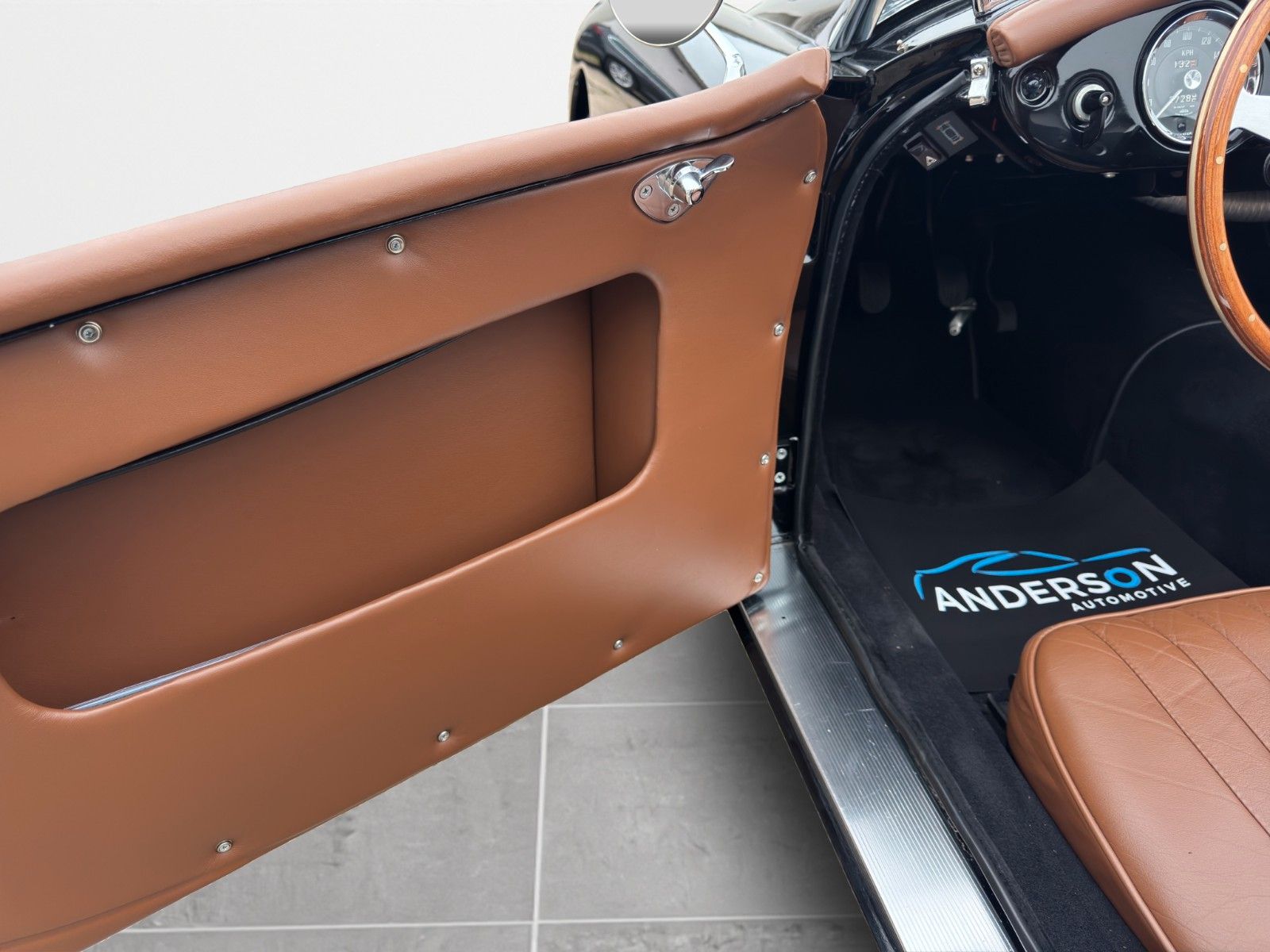 Fahrzeugabbildung MG MGA 1600 ROADSTER FRAME OFF COGNAC LEDER