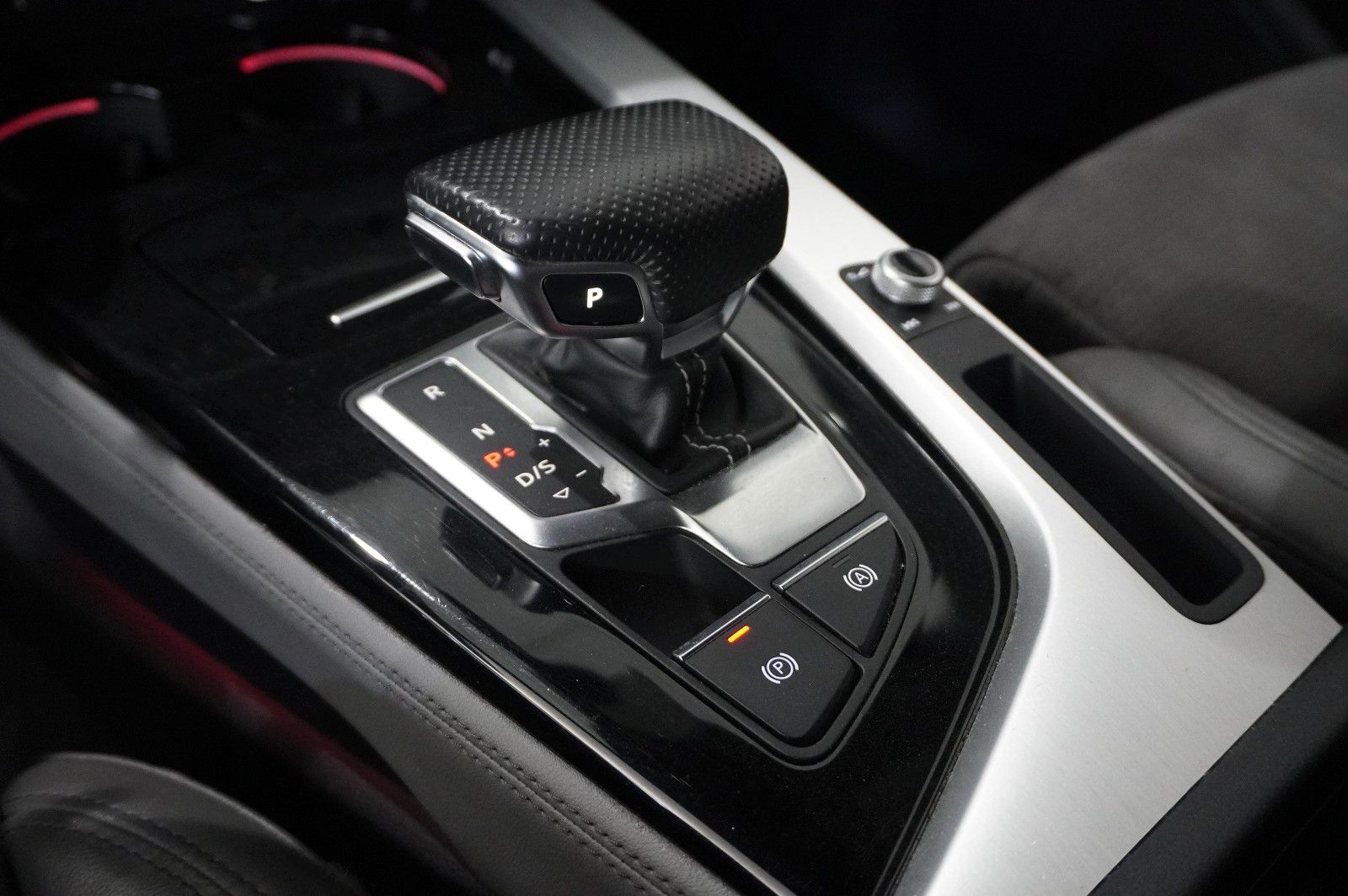 Fahrzeugabbildung Audi A5 Sportback 45 TFSI QUATTRO S-LINE NAVI/MATRIX