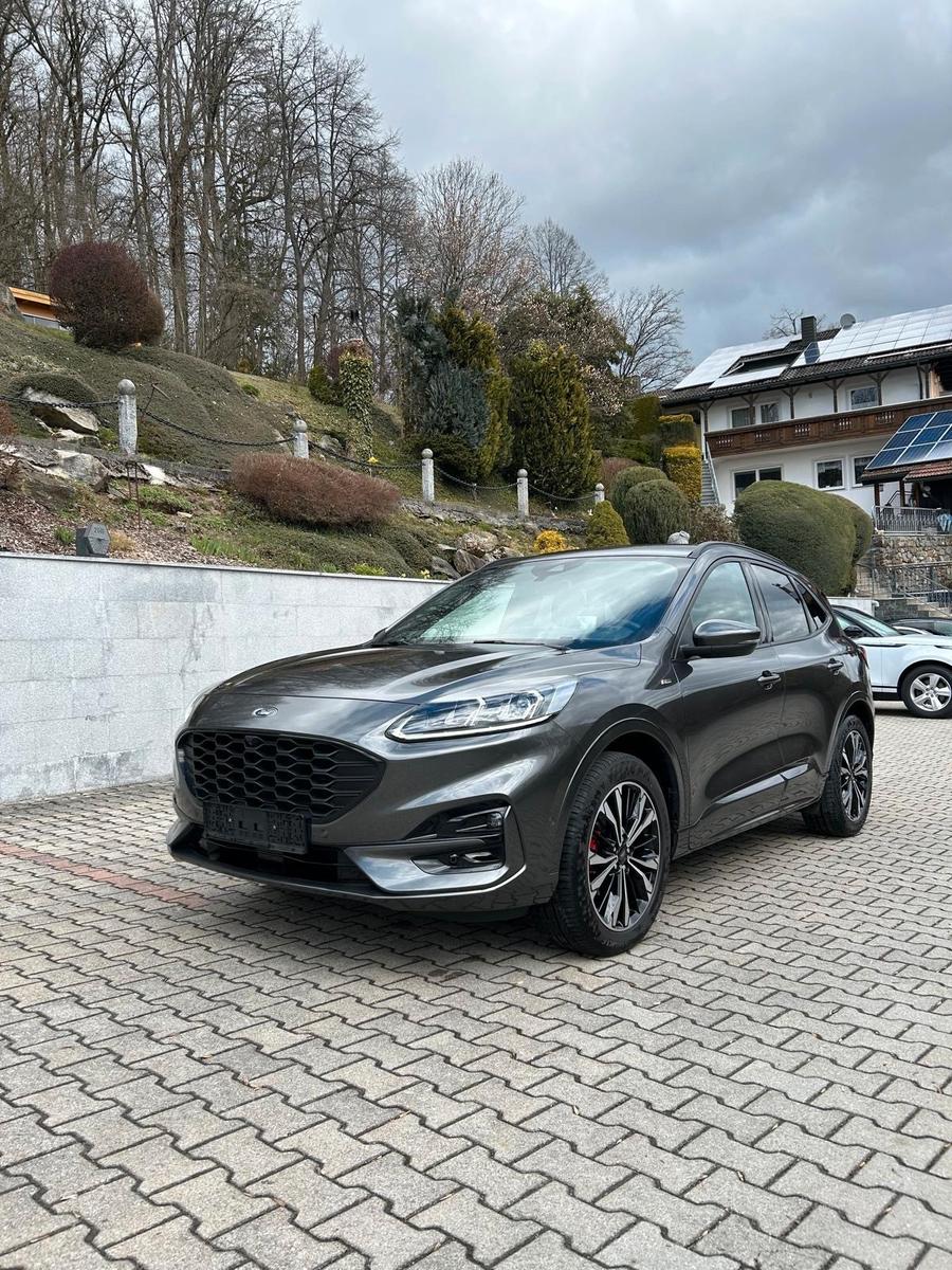 Ford Kuga ST-Line X  8 Gang-Automatik 4 X 4 Sports