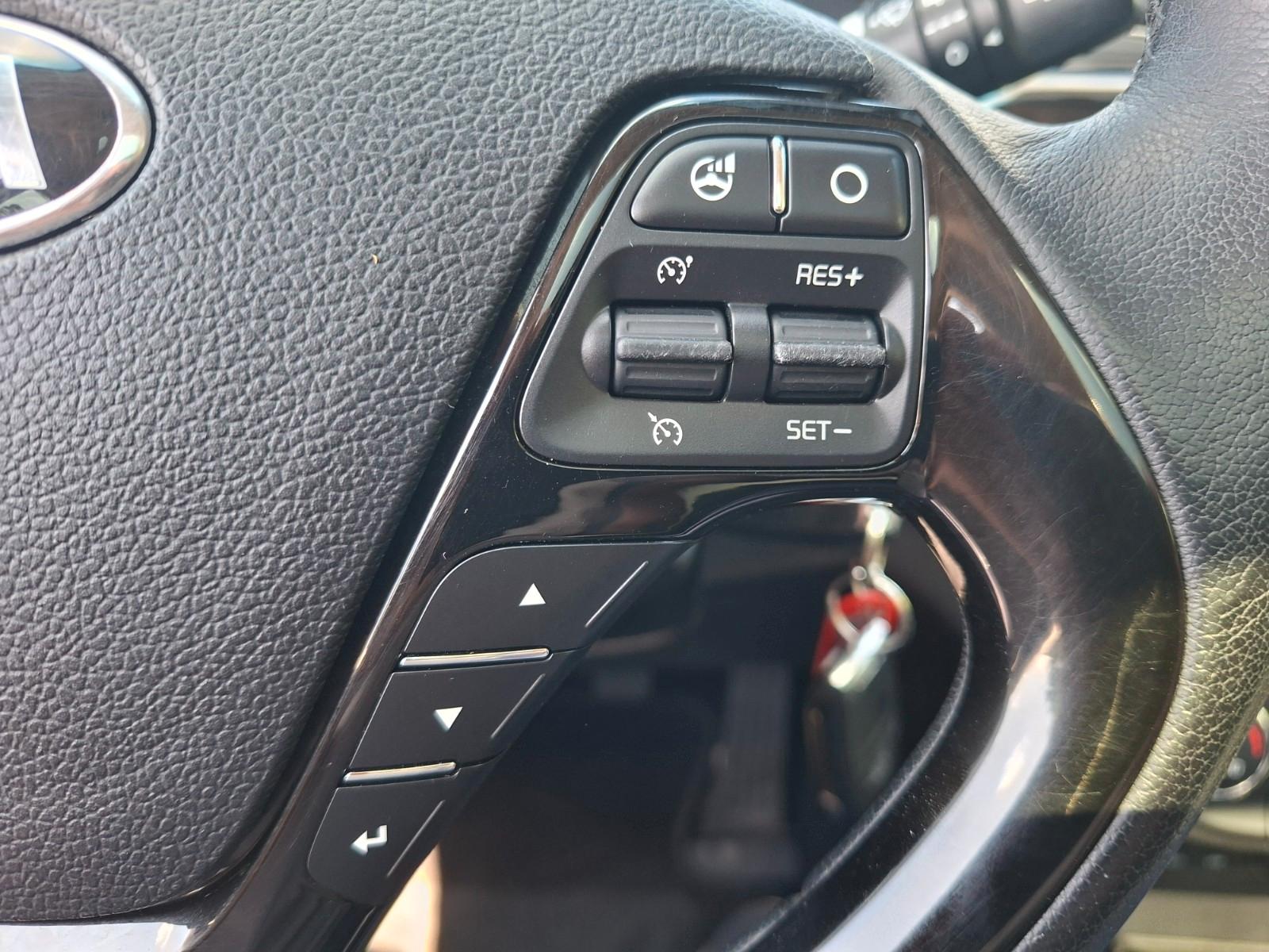 Kia cee'd 2015 — photo 13