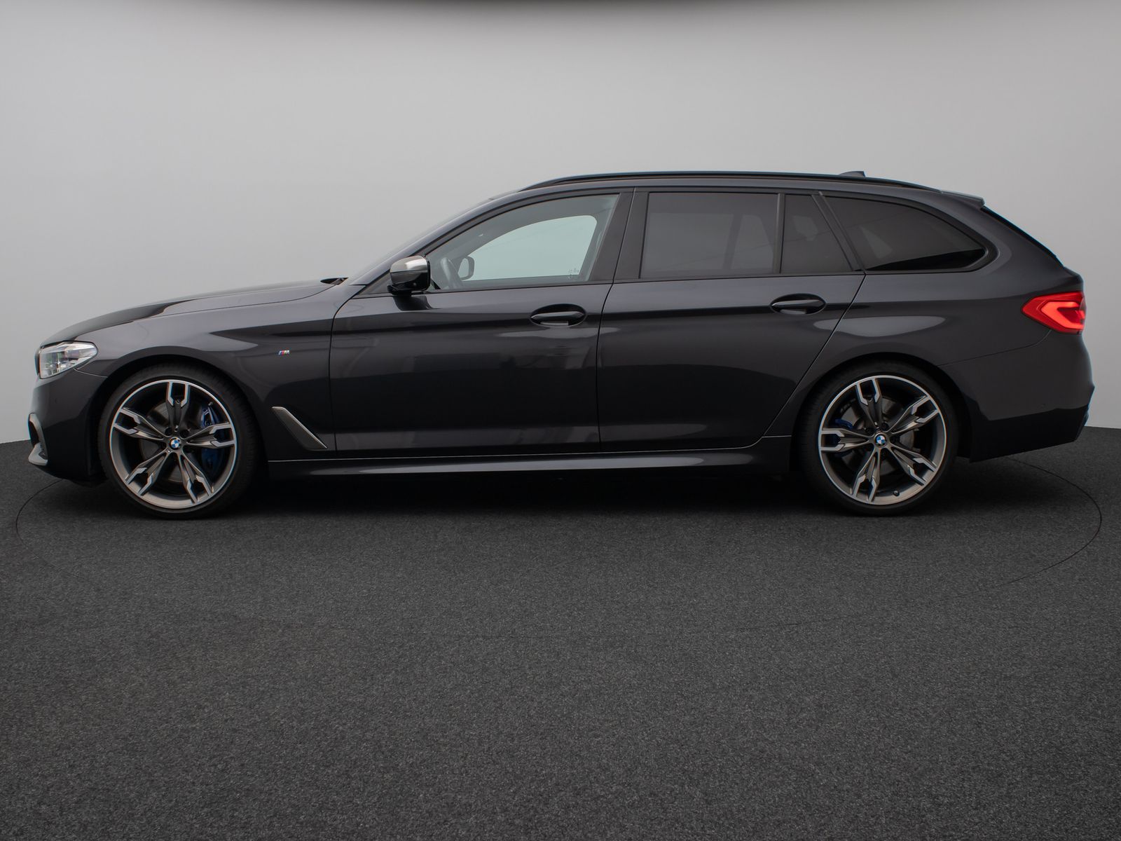 Fahrzeugabbildung BMW M550d xD Laser 360°HUD H/K AHK Komfort 20Zoll