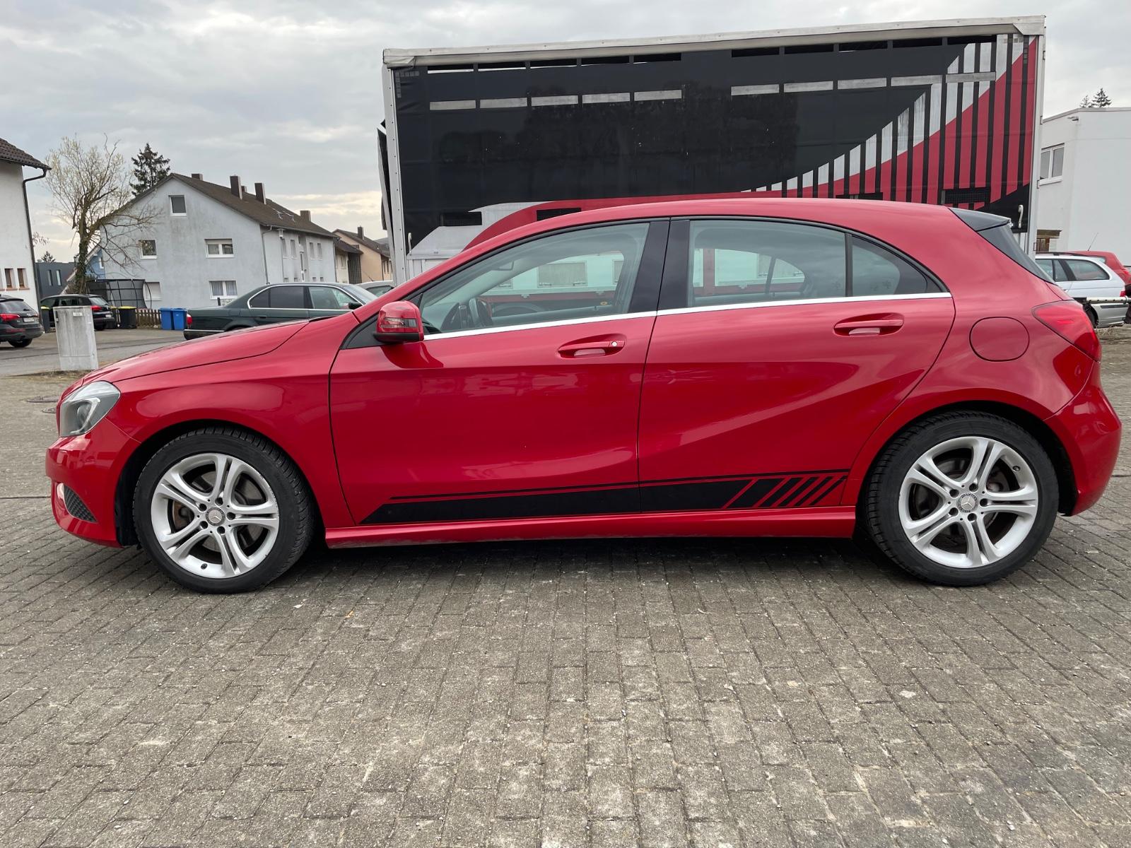 Mercedes-Benz A 250 4Matic AUT/NAVI/XENON/ALU/STANDHEIZUNG/TOP
