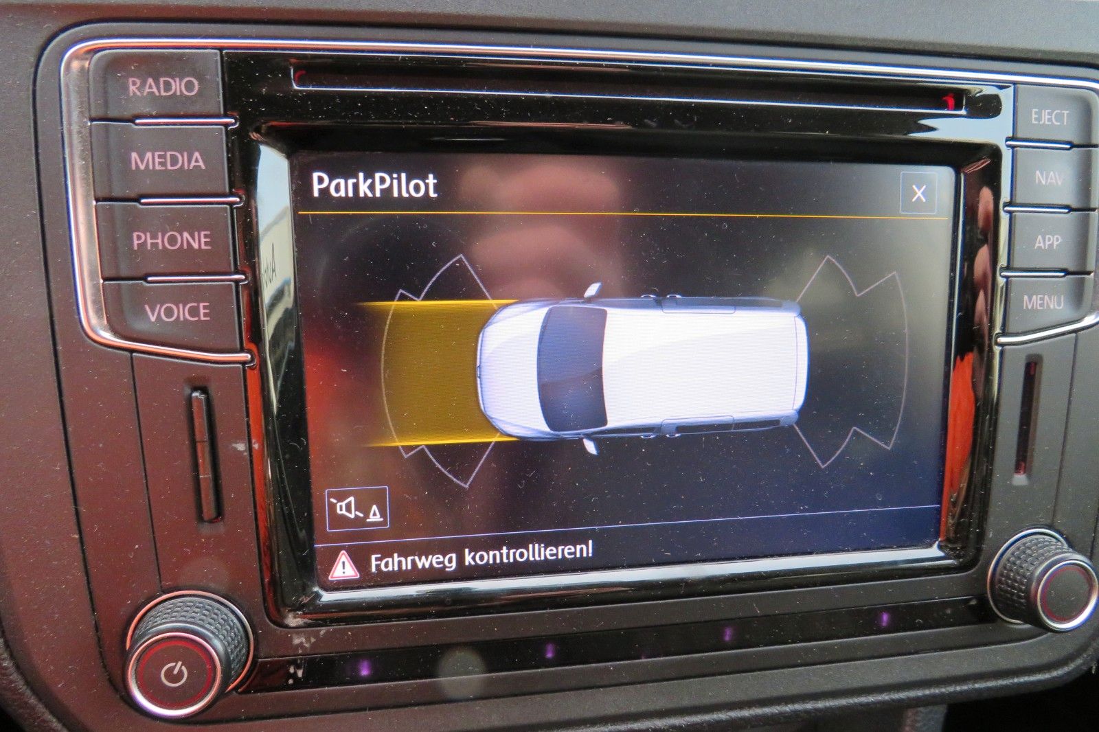 Fahrzeugabbildung Volkswagen Caddy MAXI 2.0-TDI COMFORT AHK NAVI STANDH. 1HD