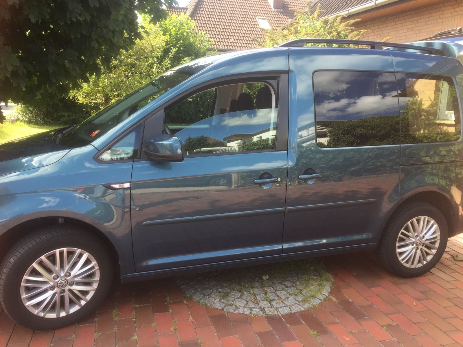 VW VW Caddy Beach Minicamper für 2Personen