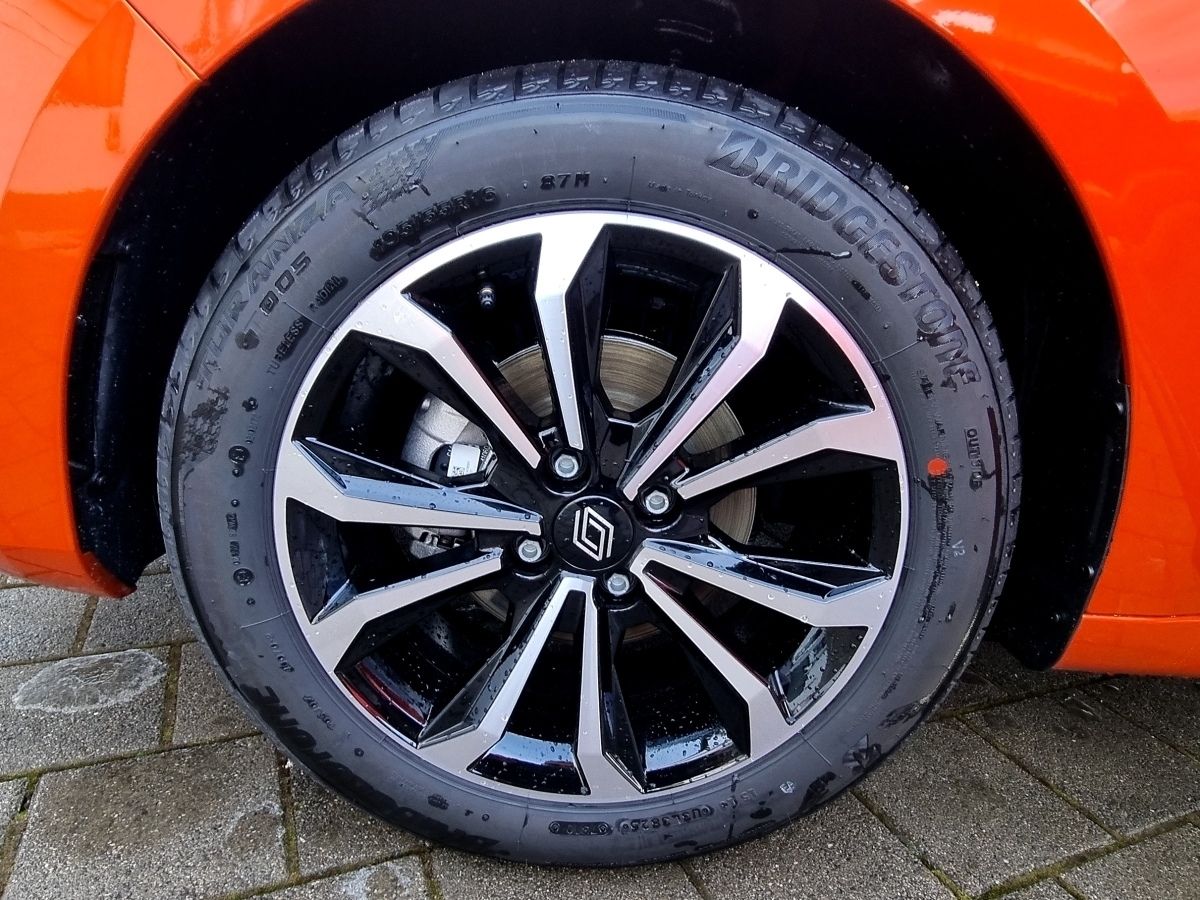 Fahrzeugabbildung Renault Clio KISS TCe 90