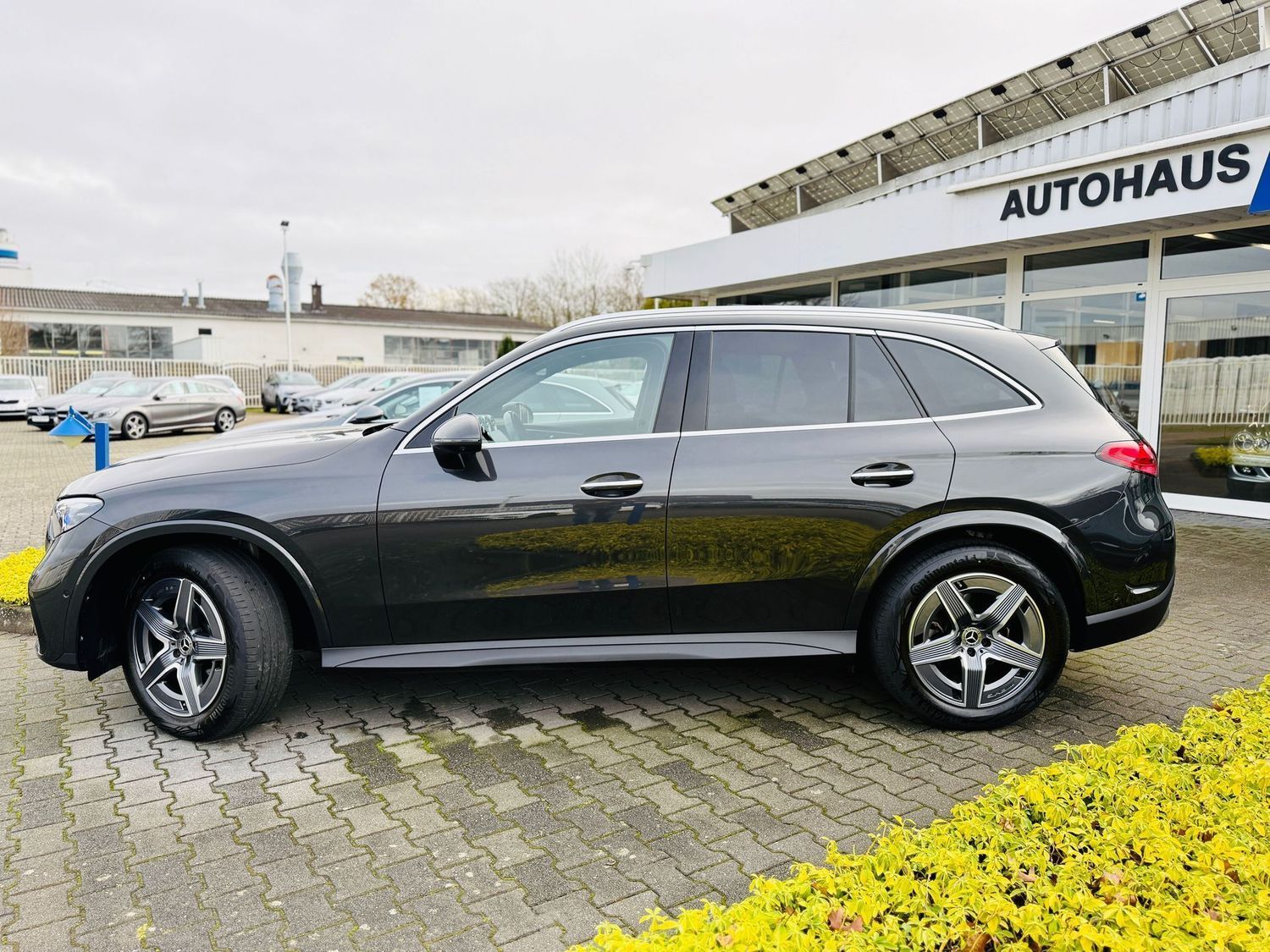 Fahrzeugabbildung Mercedes-Benz GLC 220 d 4M AMG Premium, AHK, 360°, Winter, Mem