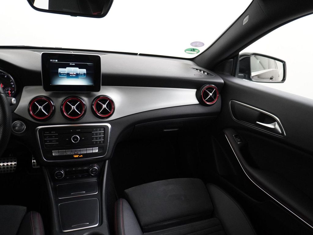 Mercedes-Benz CLA 250 Shooting Brake Sport 4MATIC Business kam