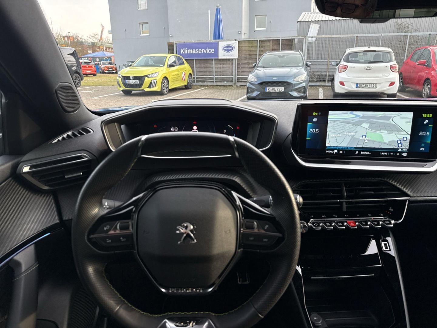 Fahrzeugabbildung Peugeot 2008 e- GT Pack El. Panodach Navi Leder Massages