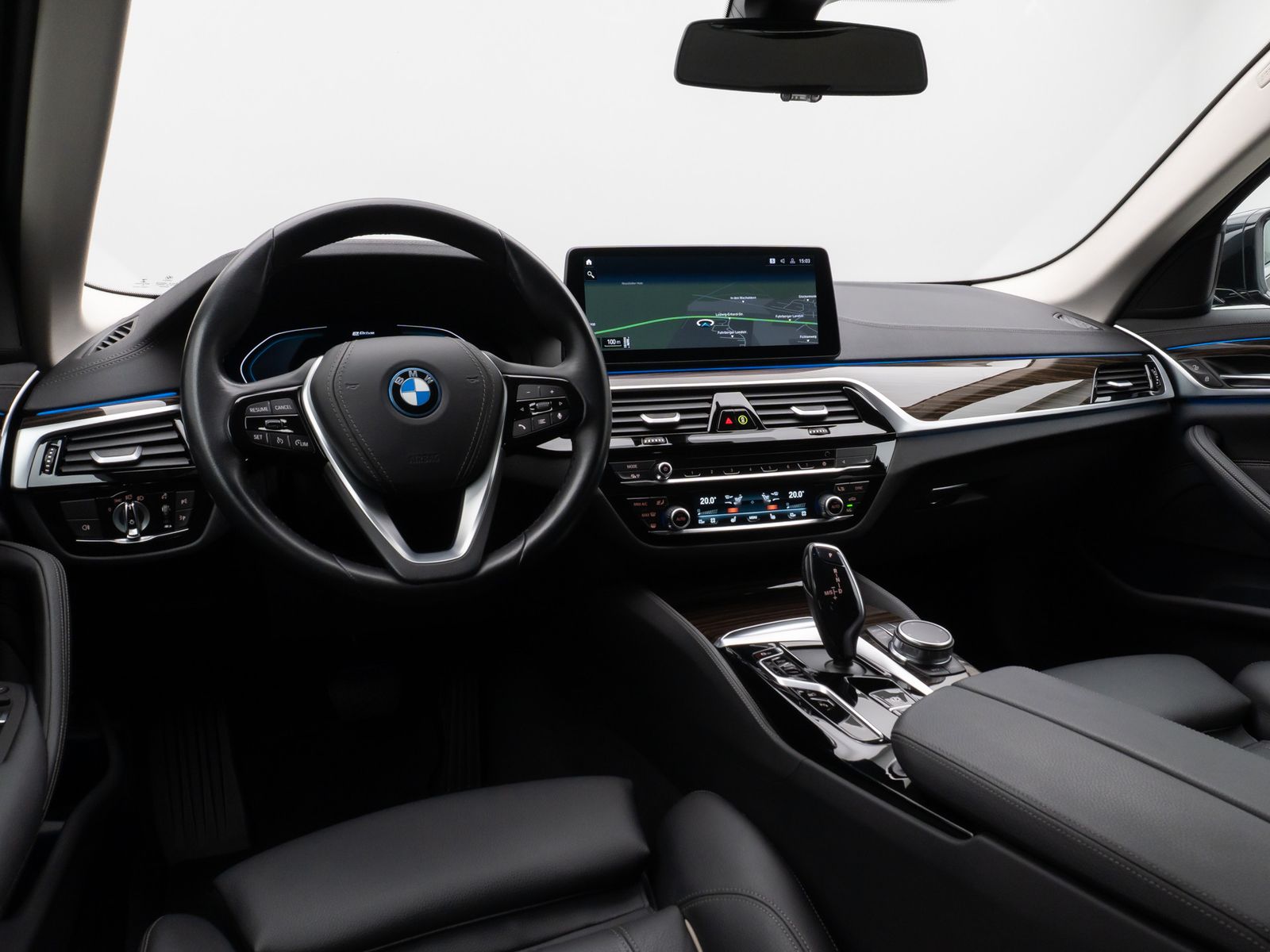 Fahrzeugabbildung BMW 530e xD Luxury Line Kamera HUD DAB HiFi Sport