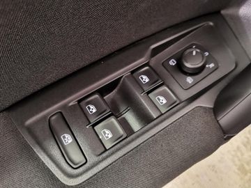 Volkswagen Tiguan - 12