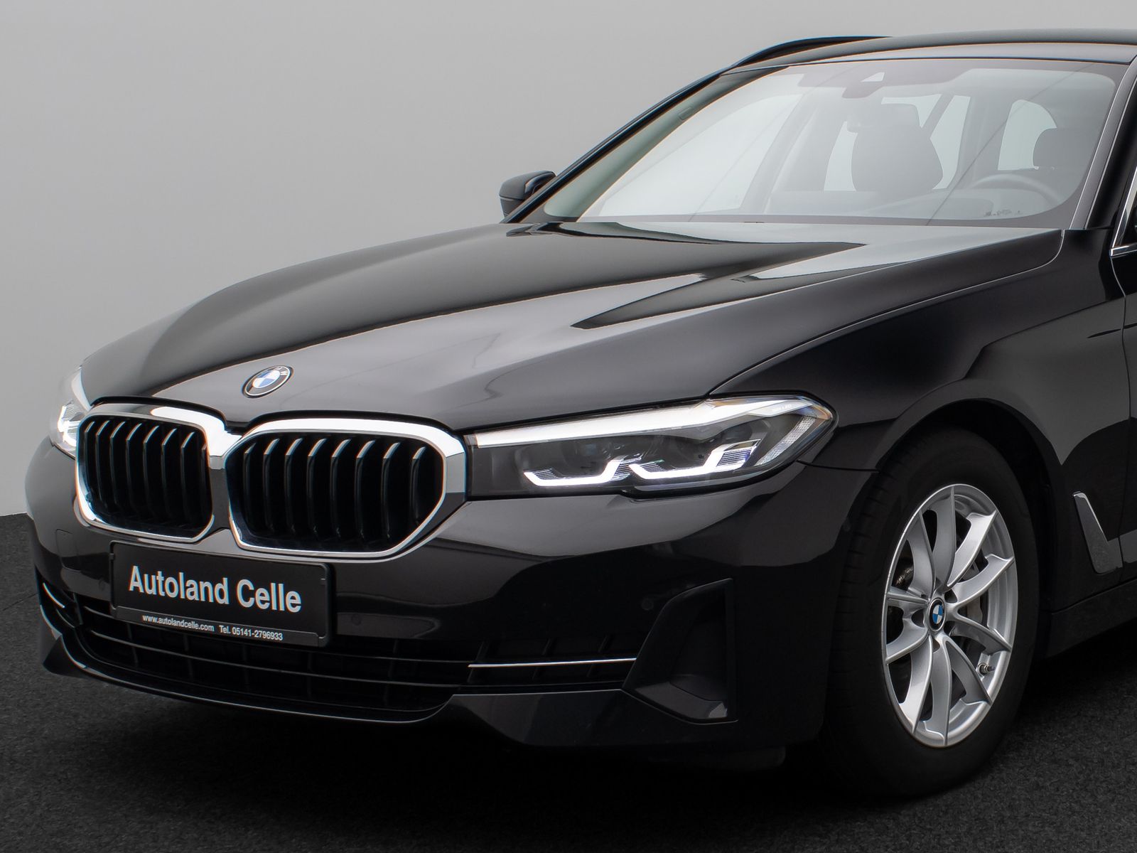 Fahrzeugabbildung BMW 530d xD Kamera HUD 4xKlima Komfort Alarm Sport