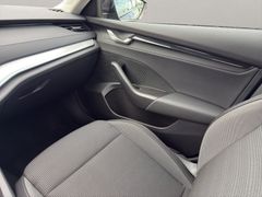 SKODA Combi 1.5 TSI mHEV_Selection_AHK_Frontscheibenh.