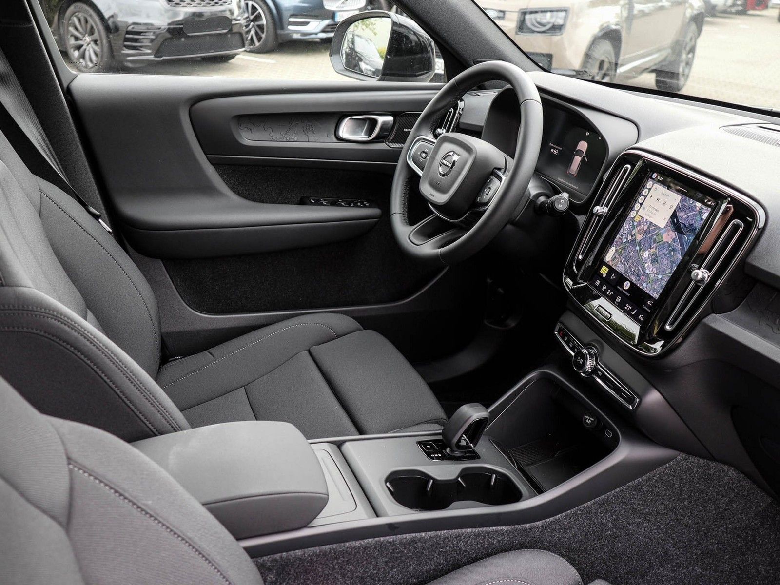 Volvo EX40 Single Extended Range RWD Plus Dark 360 Par imagem 3