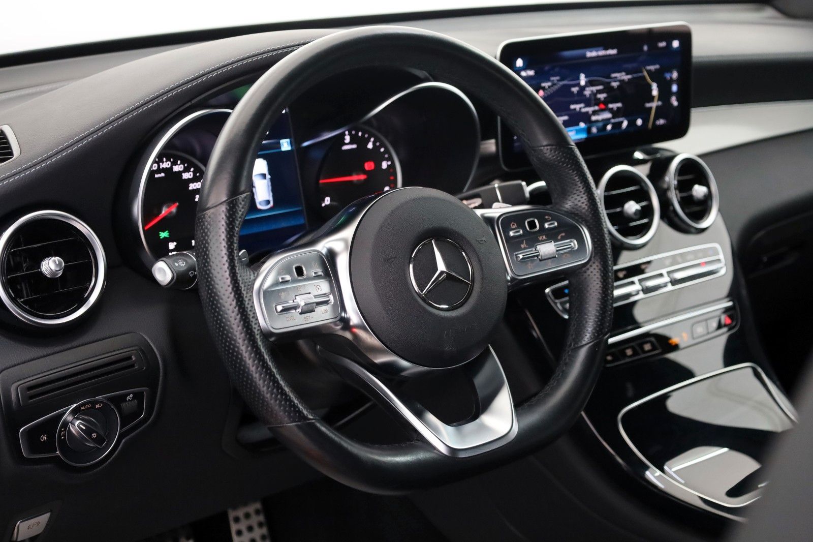 Fahrzeugabbildung Mercedes-Benz GLC 300 de Coupe 4Matic, AMG line,Navi,SH,Kamera