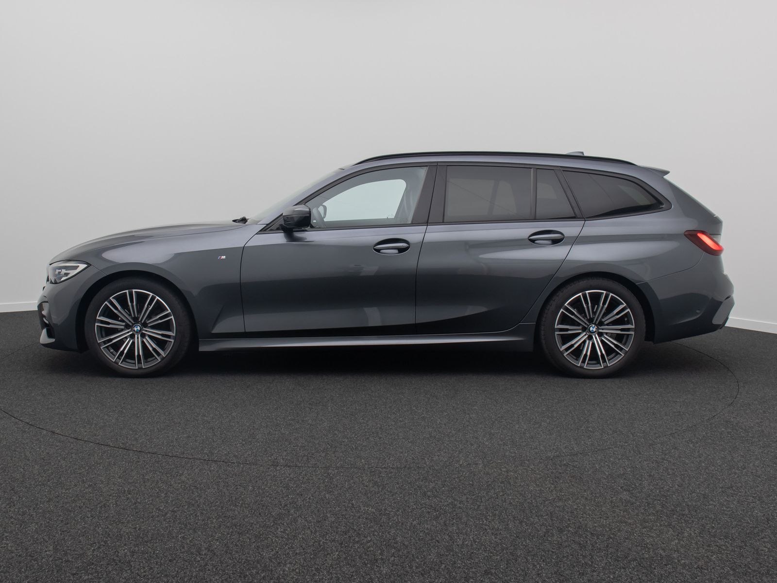 Fahrzeugabbildung BMW 318d M Sport Navi LED AHK DAB FernlichtAss