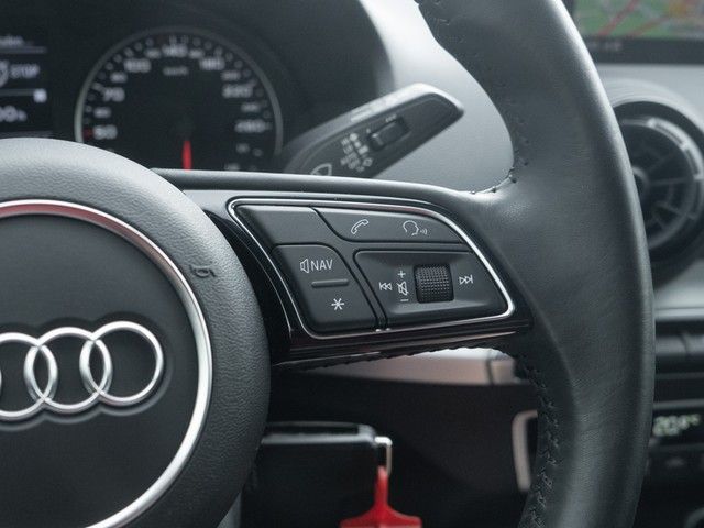 Q2 35 TFSI sport NAVI+RFK+LED
