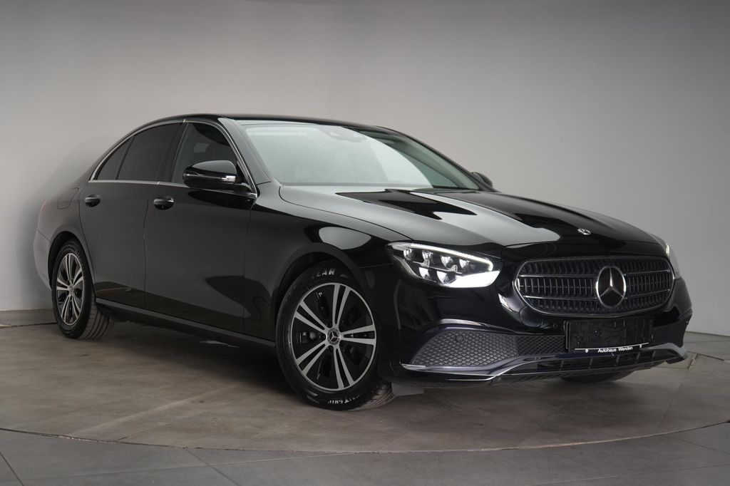 Image of Mercedes-Benz E 220