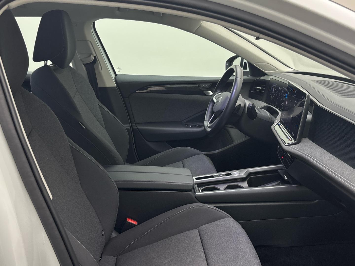 Volkswagen Passat Basis-Modell 1.5 eTSI DSG CarPlay LED ACC, миниатюра 10