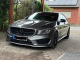 Mercedes-Benz 220 AMG Line *Panorama Dach / Night Paket - Mercedes-Benz 220: D
