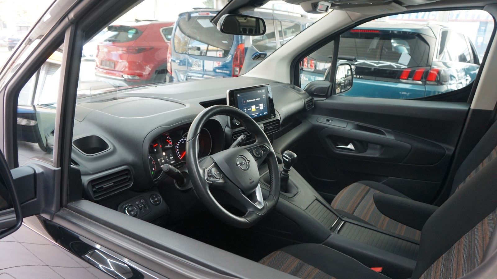 Fahrzeugabbildung Opel Life E Innovation 5,5 L. durch. Verbrauch