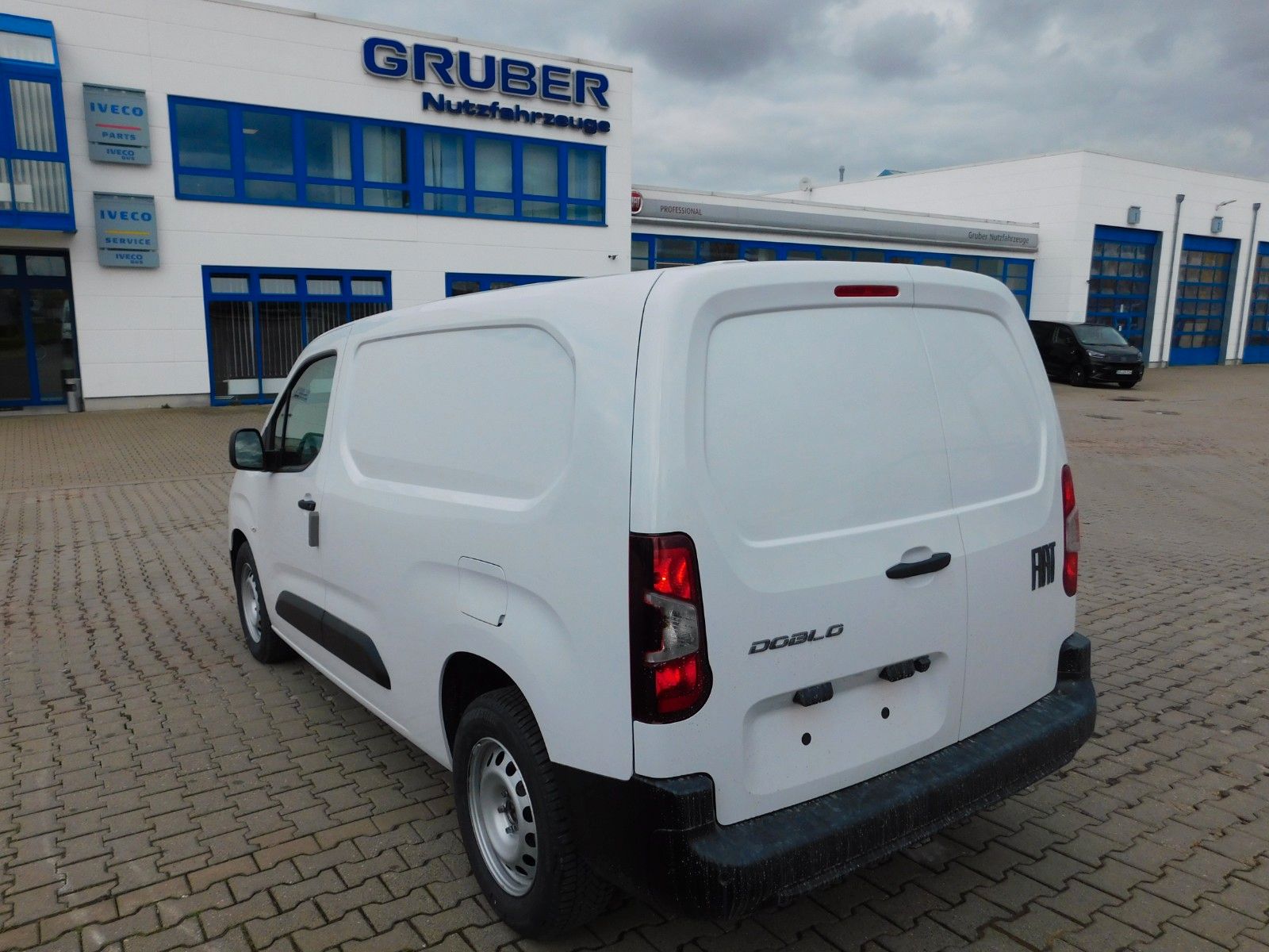 Fahrzeugabbildung Fiat Doblò Kastenwagen XL 1.5 Diesel 75 kW