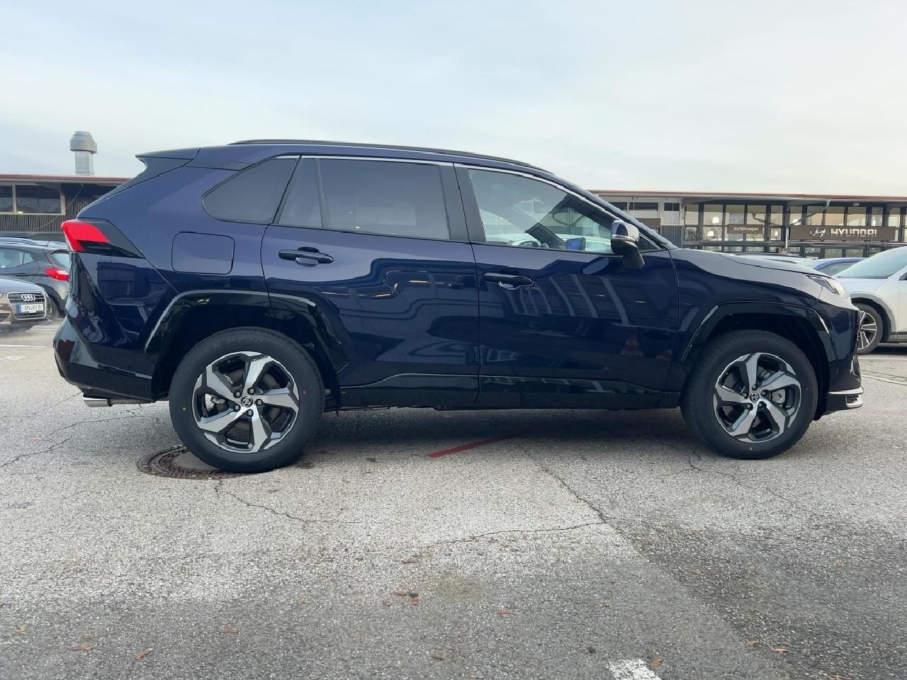 Fahrzeugabbildung Toyota RAV4 Plug-in Hybrid 4x4 Teamplayer