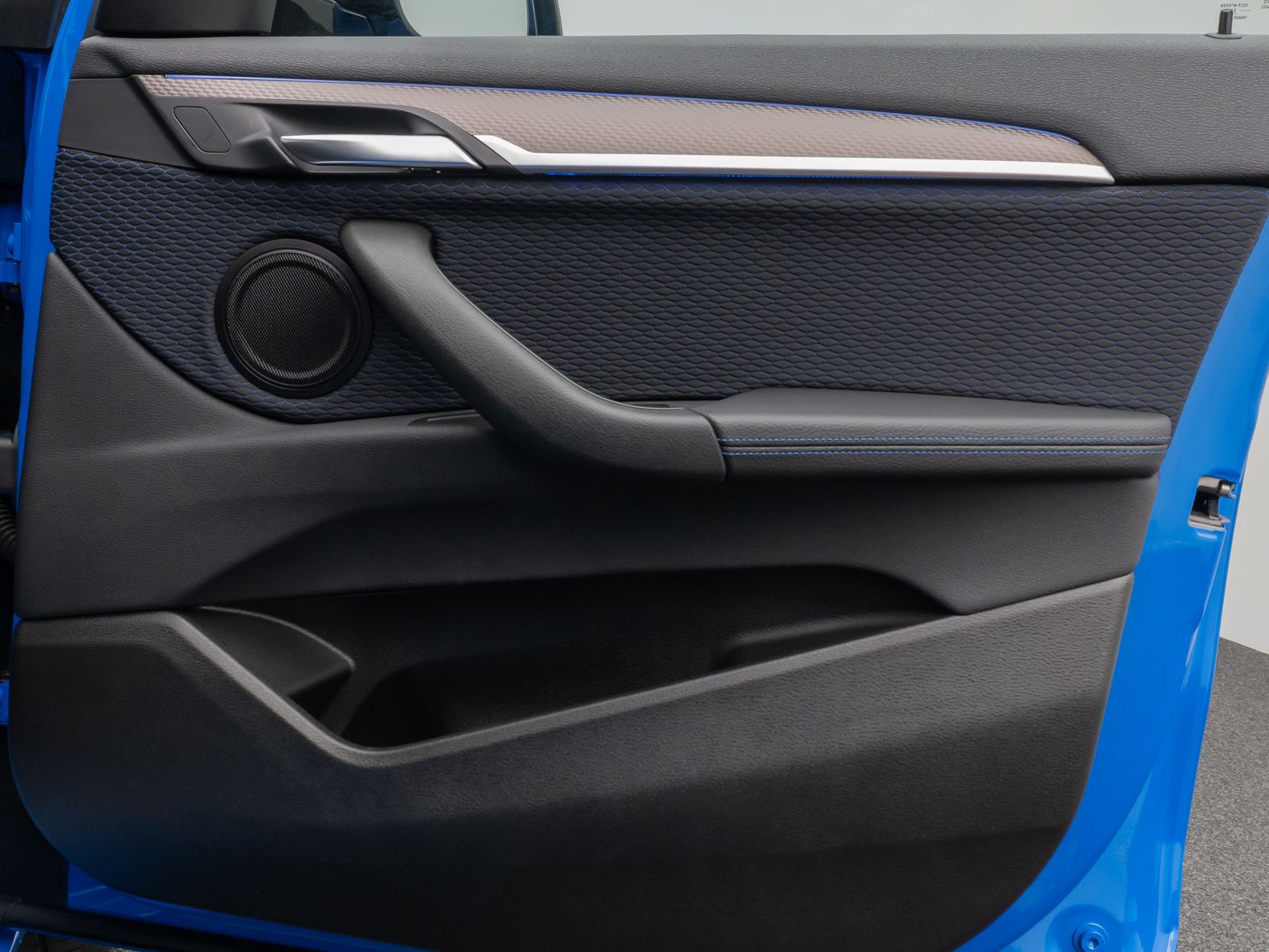 Fahrzeugabbildung BMW X2 xD20i M Sport DAB HUD Navi+ Alarm LED PDChint