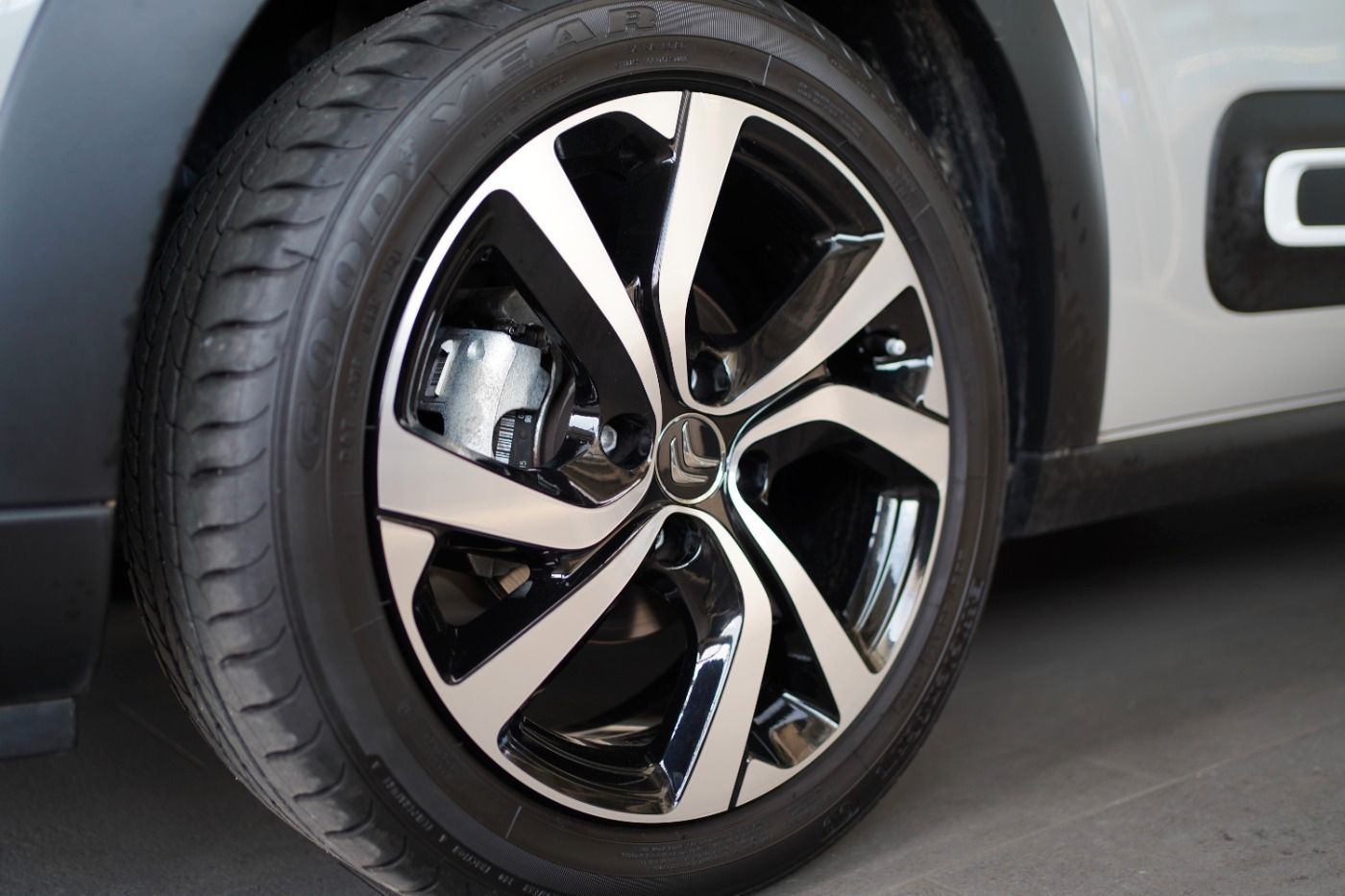 Fahrzeugabbildung Citroën C3 PureTech 110 Shine Pack Sitzheizung Navi DAB