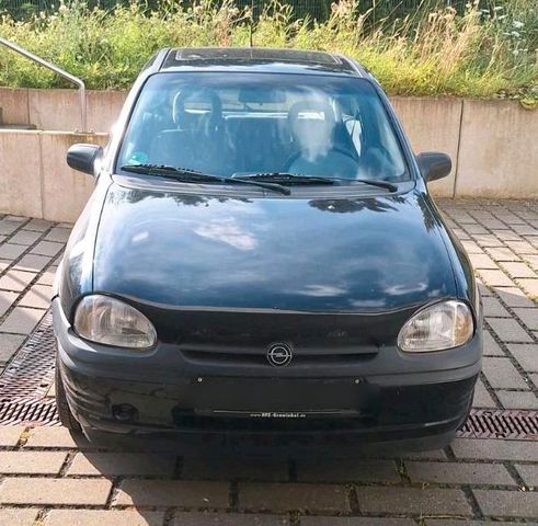 Opel Corsa B / schwarz / 1997 / Kurbelhubd...