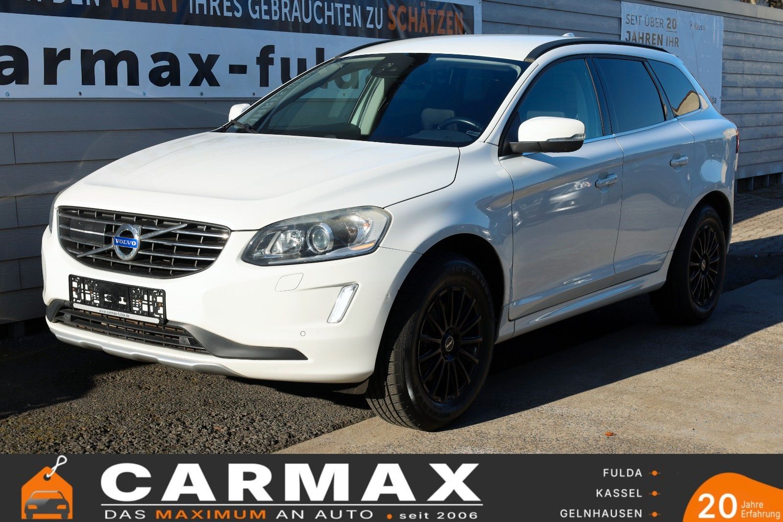 Fahrzeugabbildung Volvo XC60 D5 Momentum AWD Navi,Xenon,Kamera,SH,PDC