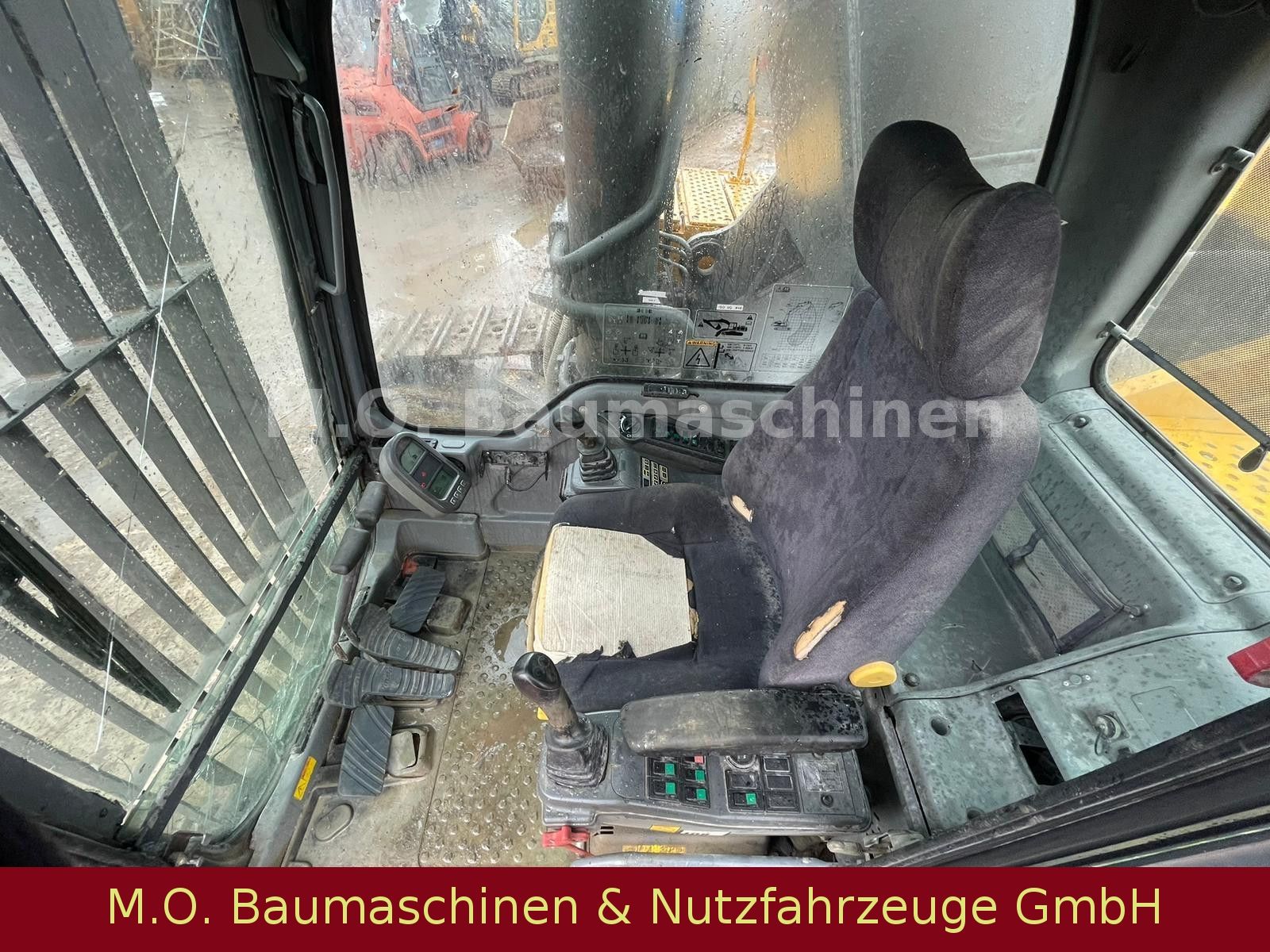 Fahrzeugabbildung Volvo EC 700 BLC / Klima / Fahrwerk 70 % /