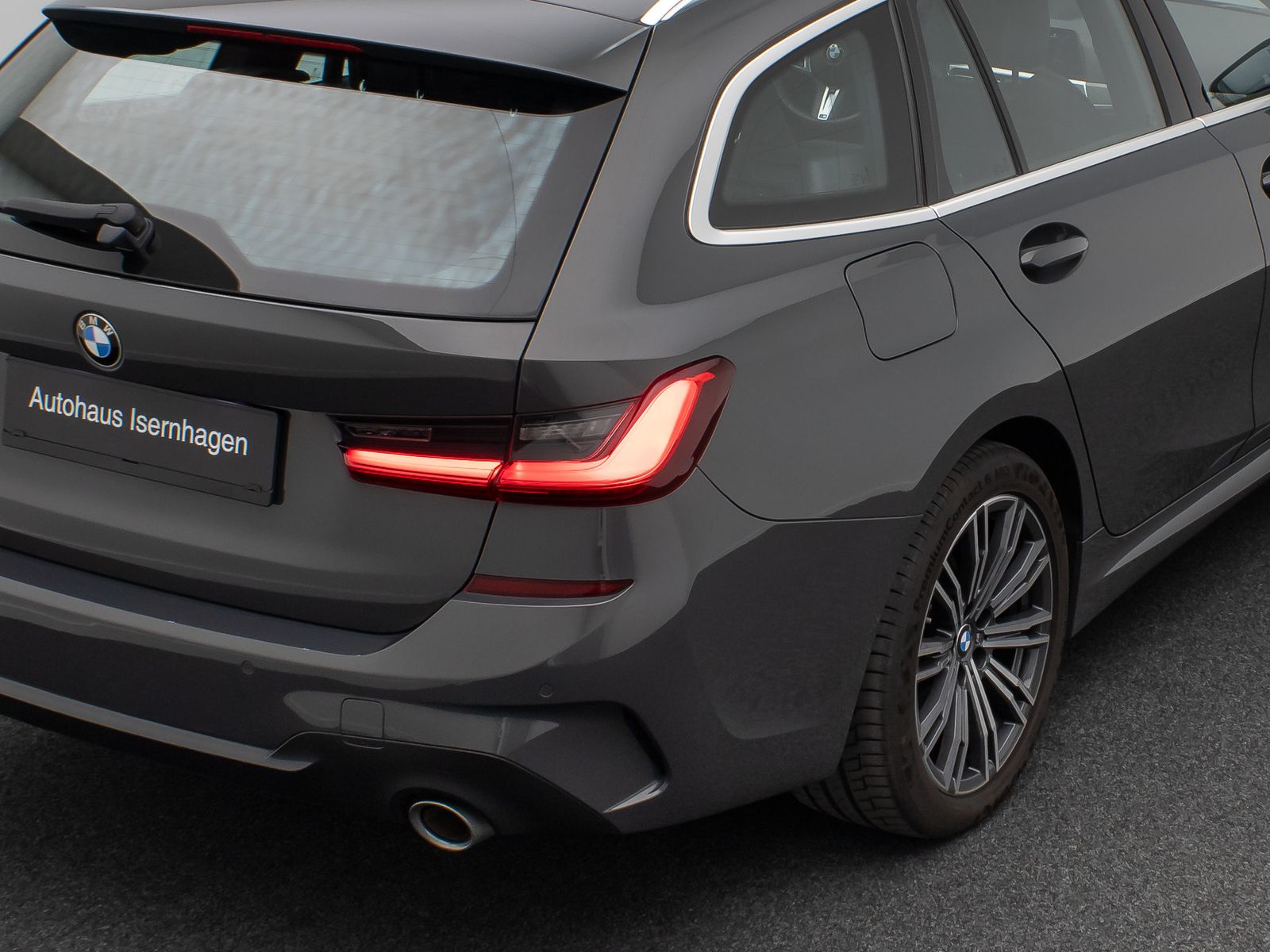 Fahrzeugabbildung BMW 320d xD M Sport HUD HiFi DAB Individual Panorama