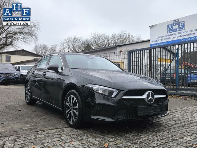 Mercedes-Benz A 200 Business NAVI CLIMATR R-CAM AHK