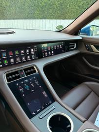 صورة 6 لـ 2023 Porsche TAYCAN