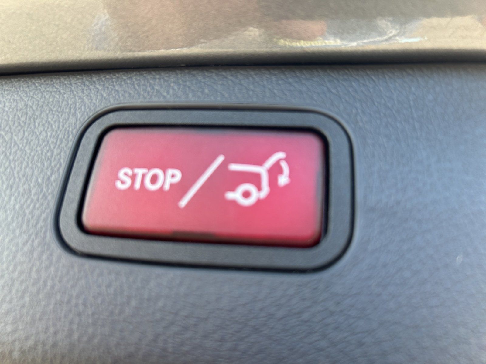 Fahrzeugabbildung Mercedes-Benz C220d 4M T Standhz AHK Memo SpurPkt LED el.Heckk