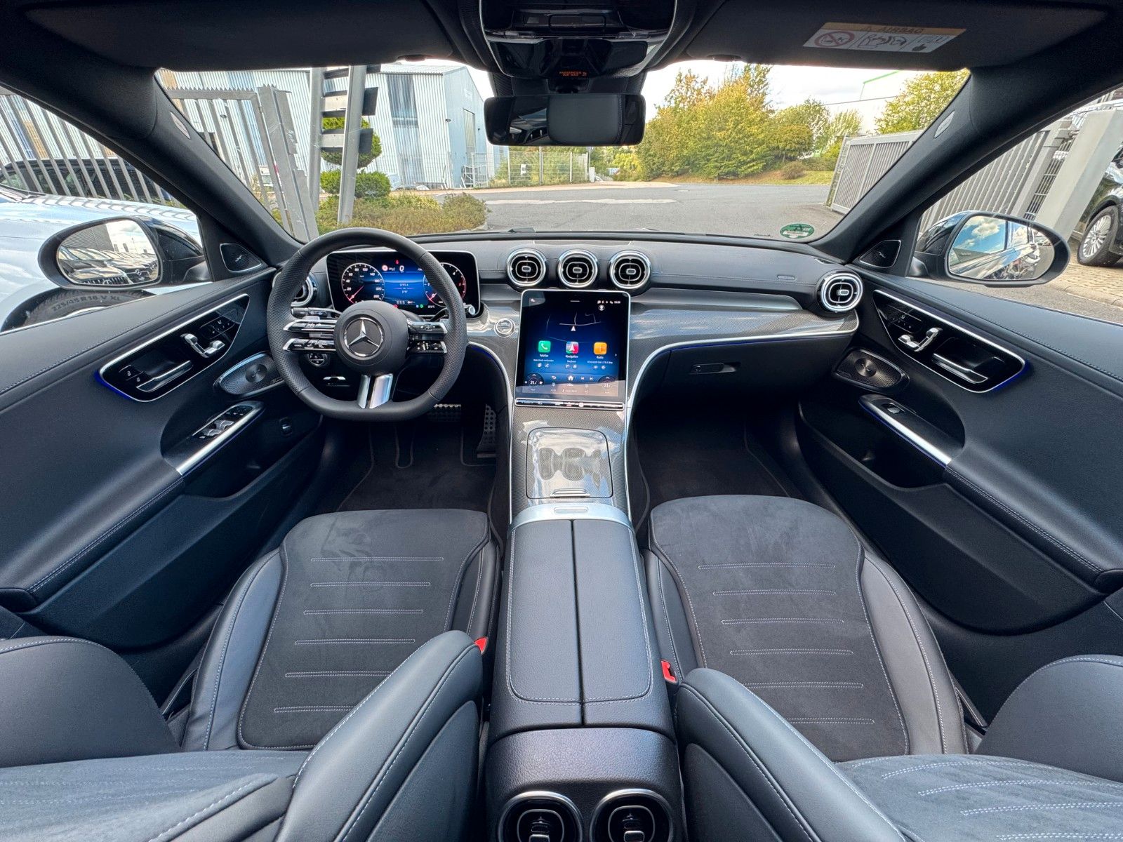 Fahrzeugabbildung Mercedes-Benz C 220 d T AMG Burm+AHK+Pano+360°+Distr+Memory