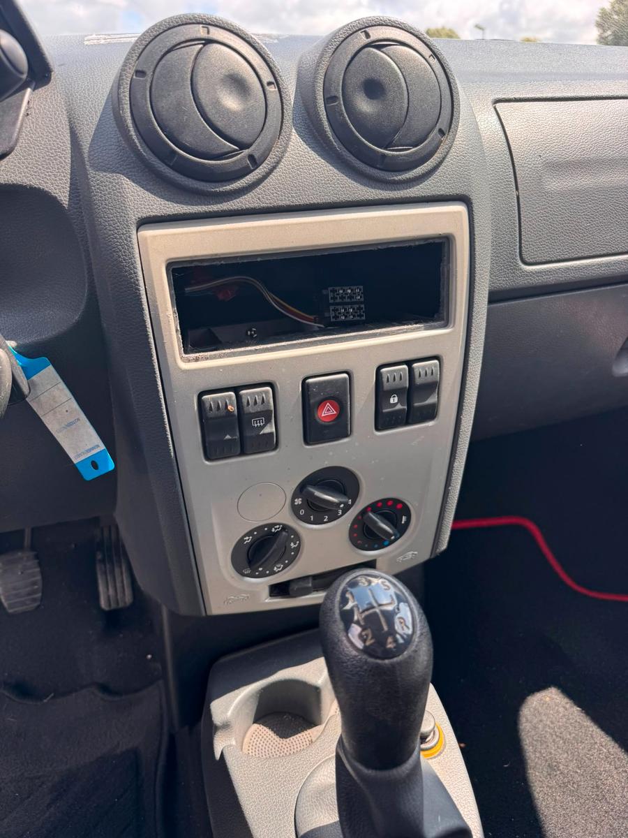 Dacia Logan 2009 — photo 11