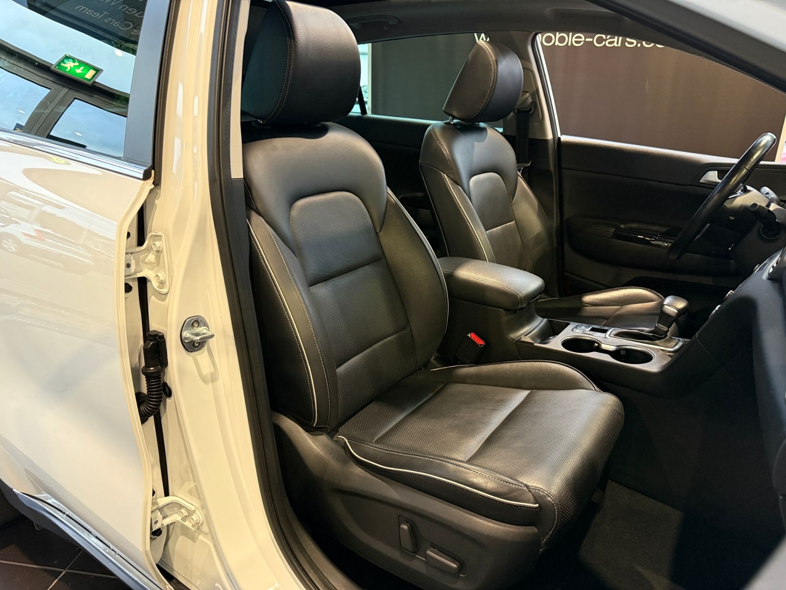 Fahrzeugabbildung Kia Sportage Platinum Edition AWD PANO 360° ACC