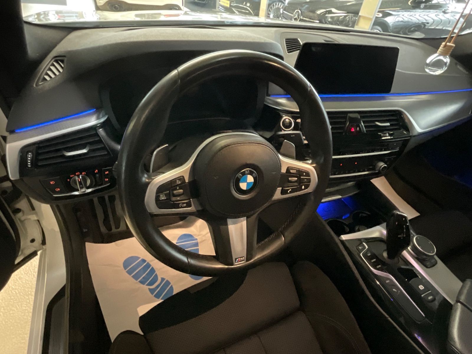 Fahrzeugabbildung BMW 530 e M Sport*Head-Up Display