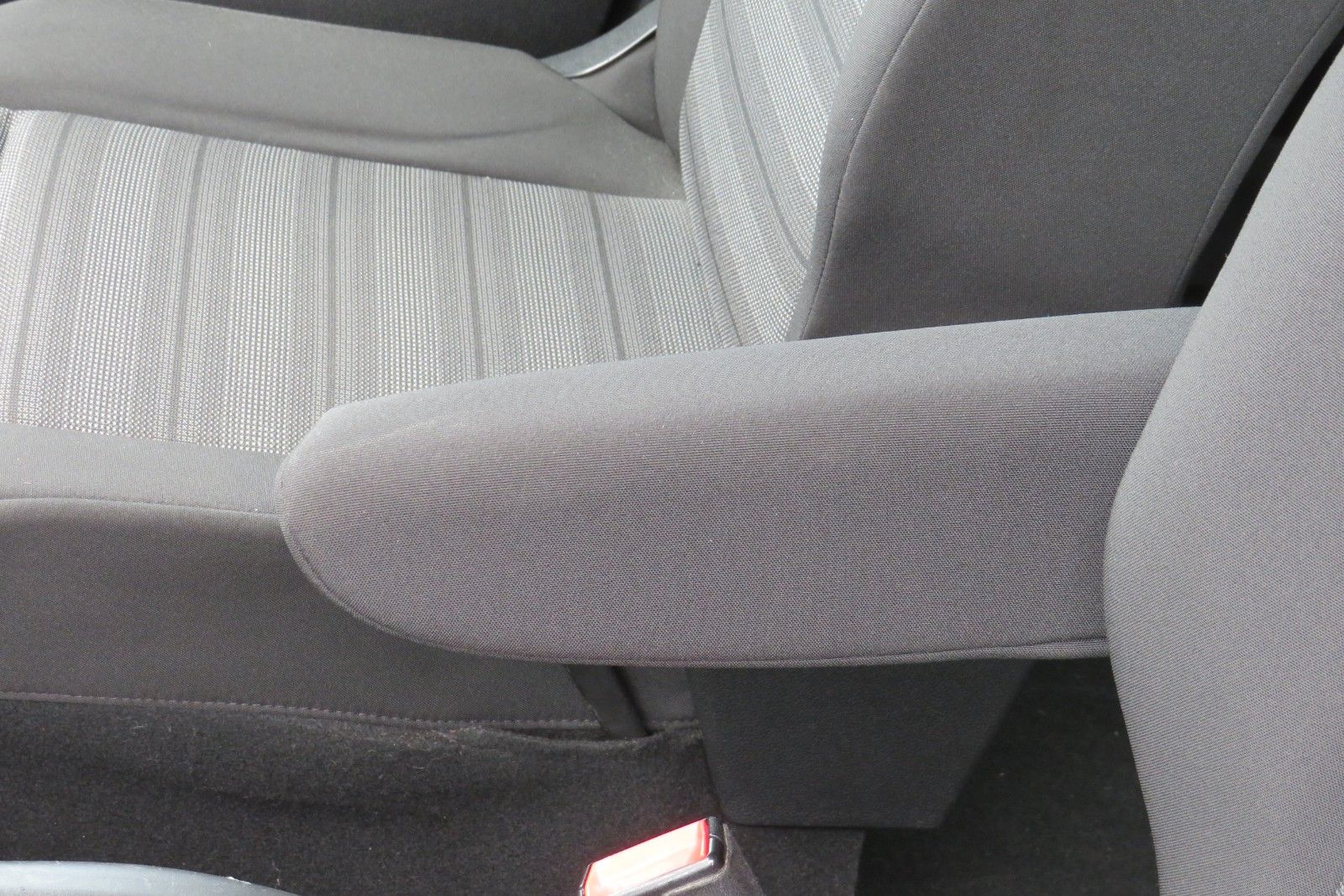 Fahrzeugabbildung Opel Combo Life E Edition NACI APP-CONNECT AHK 1.HD