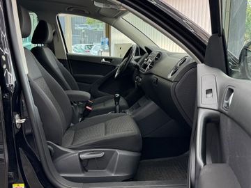 Volkswagen Tiguan - 12