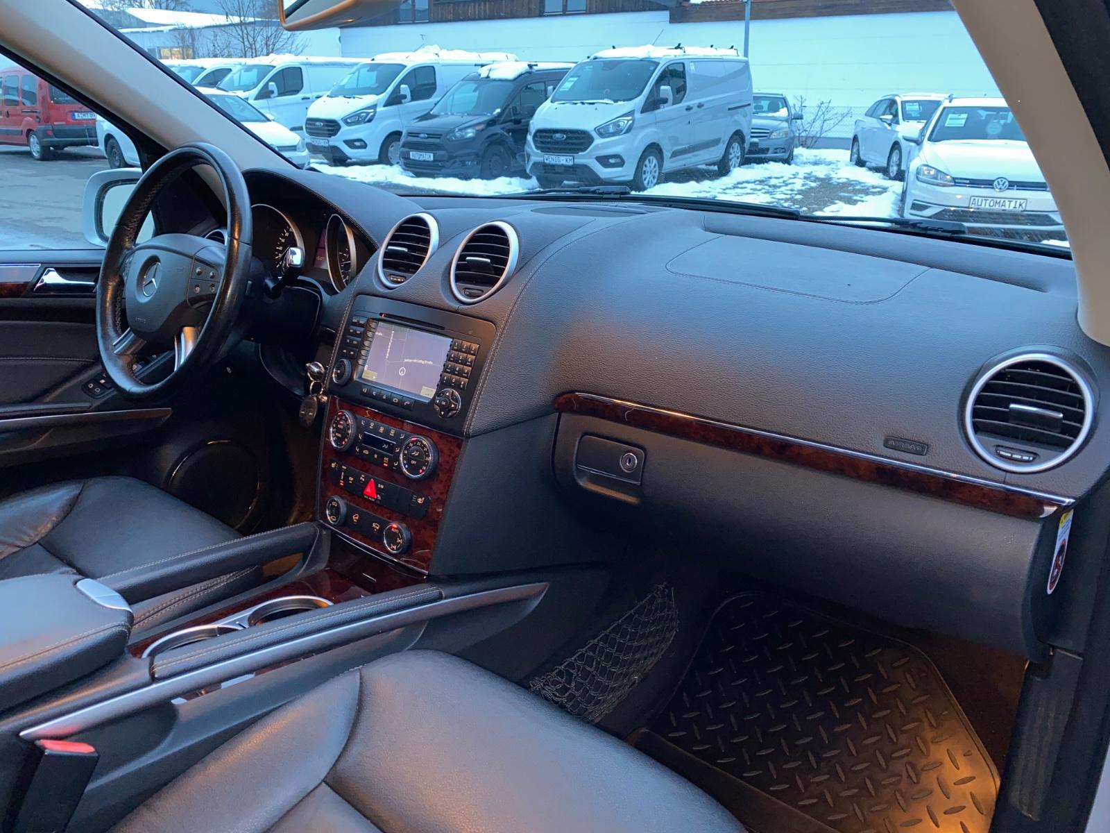 Mercedes-Benz GL320 2008 — photo 16