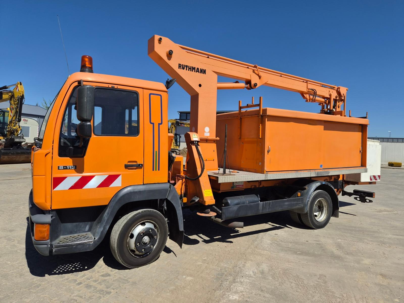 MAN 8.113 Hebebühne