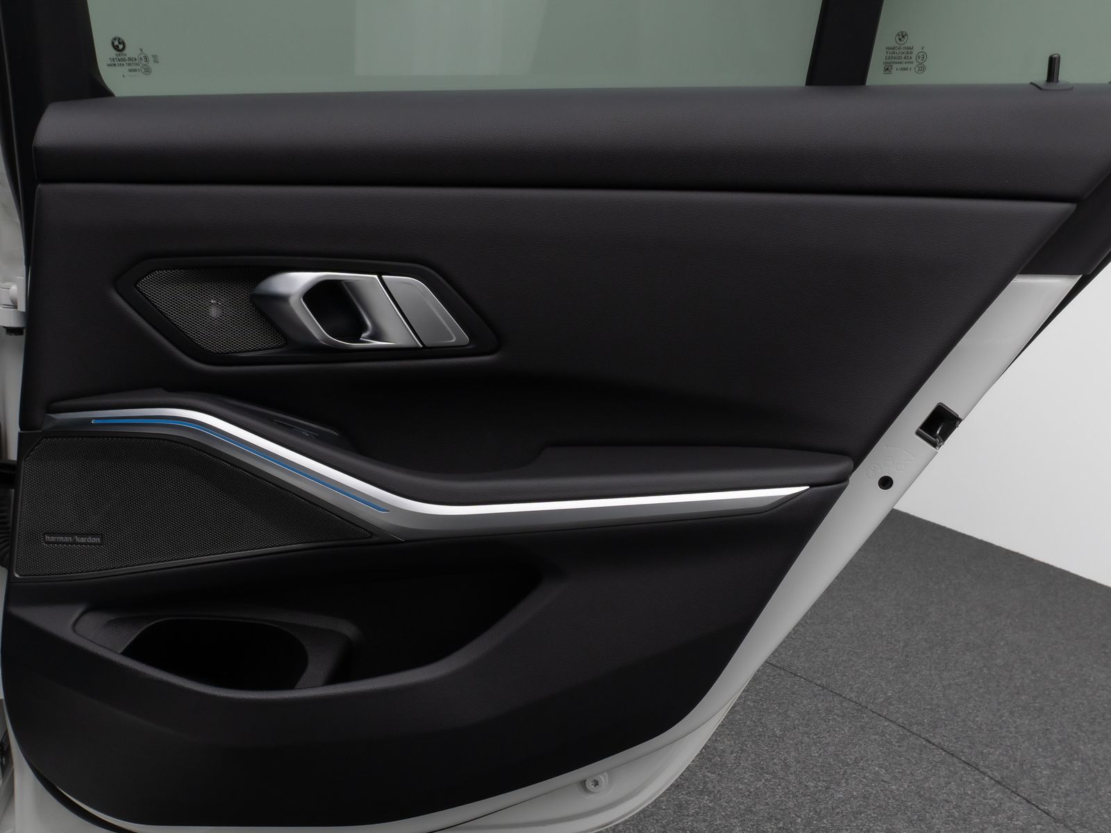Fahrzeugabbildung BMW 320i M Sport Pro 360°HUD DAB H/K Standhzg LED